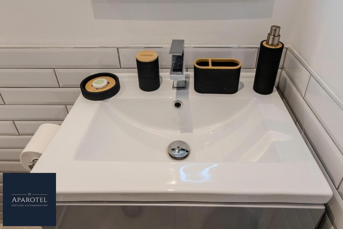 Aparotel Serviced Apartments - Stonehenge, Amesbury Town Centre Rum bild