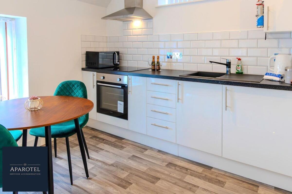 Aparotel Serviced Apartments - Stonehenge, Amesbury Town Centre Rum bild
