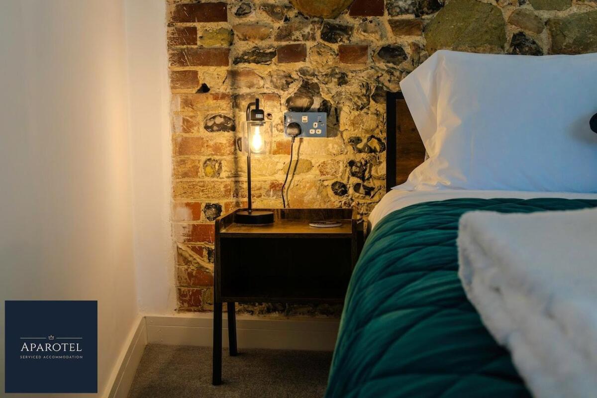 Aparotel Serviced Apartments - Stonehenge, Amesbury Town Centre Rum bild