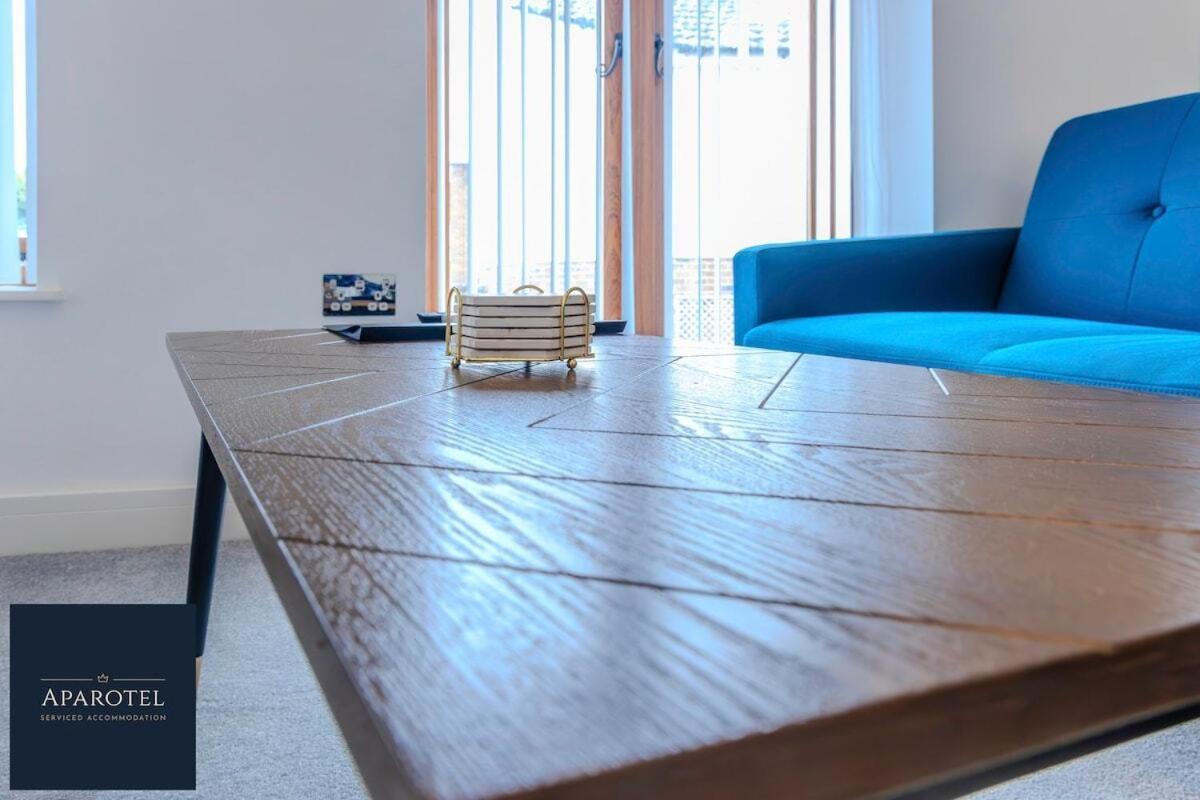 Aparotel Serviced Apartments - Stonehenge, Amesbury Town Centre Rum bild