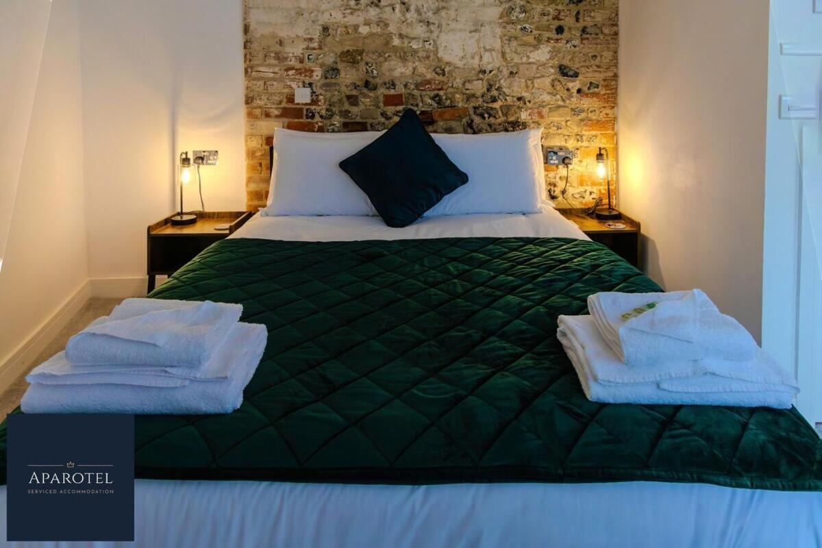 Aparotel Serviced Apartments - Stonehenge, Amesbury Town Centre Rum bild