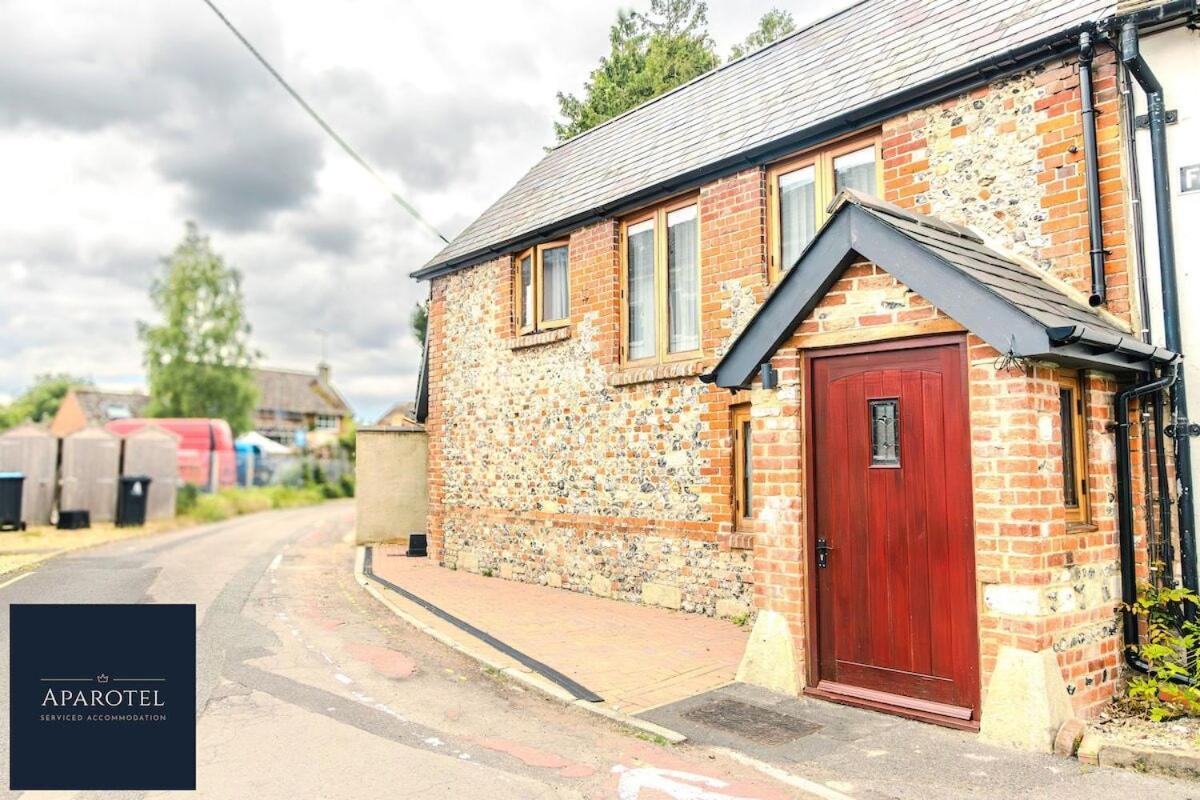 Aparotel Serviced Apartments - Stonehenge, Amesbury Town Centre Rum bild